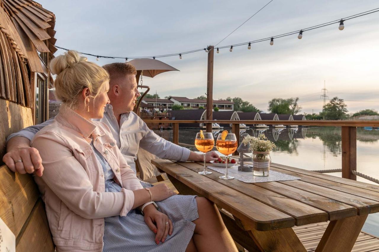 Lieblingsplatz Parey - Schwimmendes Iglu酒店 外观 照片